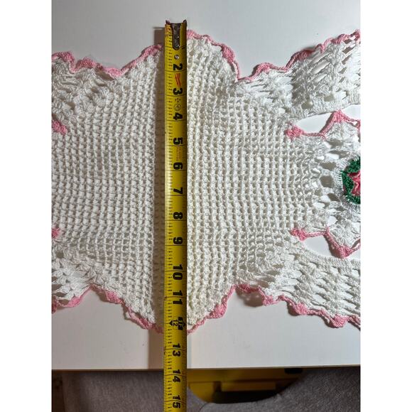 Vintage Crochet Lace Table Runner Raised Variegated Pink Irish Roses handmade - Picture 13 of 13